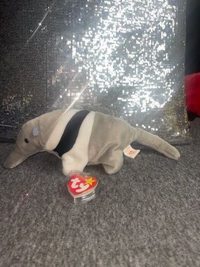 Ants The Anteater:Ty Plush Anteater in Gray, White & Black.